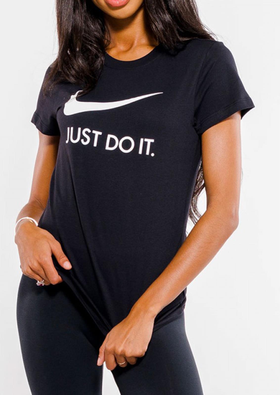 T-shirt da donna Nike sportswear nero