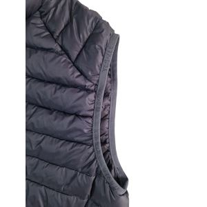 Gilet smanicato con cappuccio da uomo